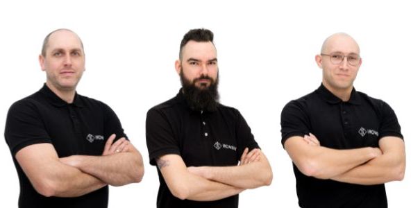 instruktor do nauki latania dronami wojskowymi IRONSKY