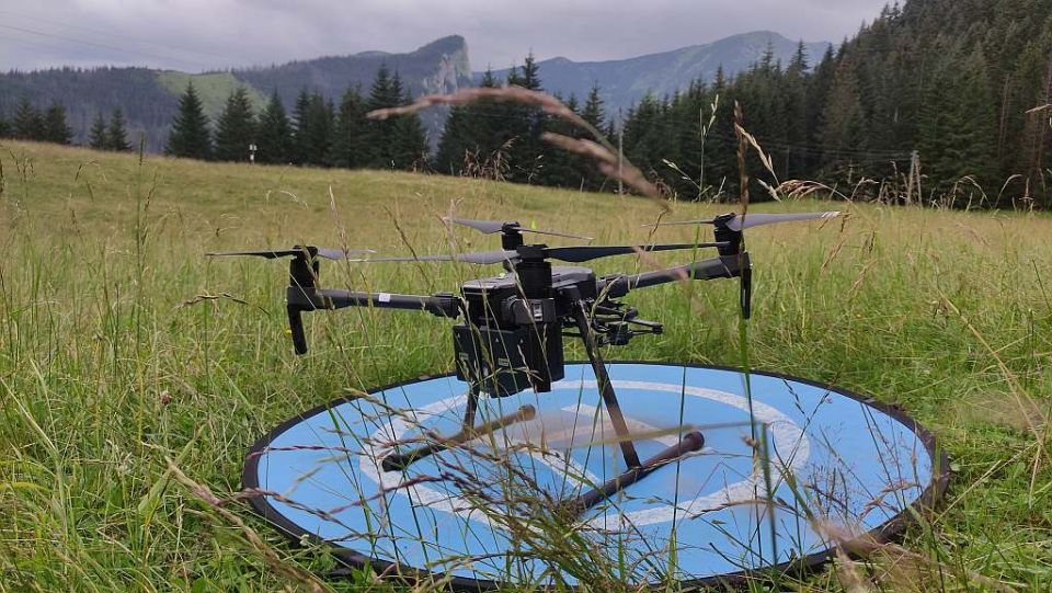 dron szkoleniowy ironsky dji matrice 210 na szkoleniu TOPR TPN drony